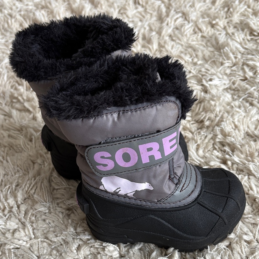 Sorel boots for toddler’s, 6